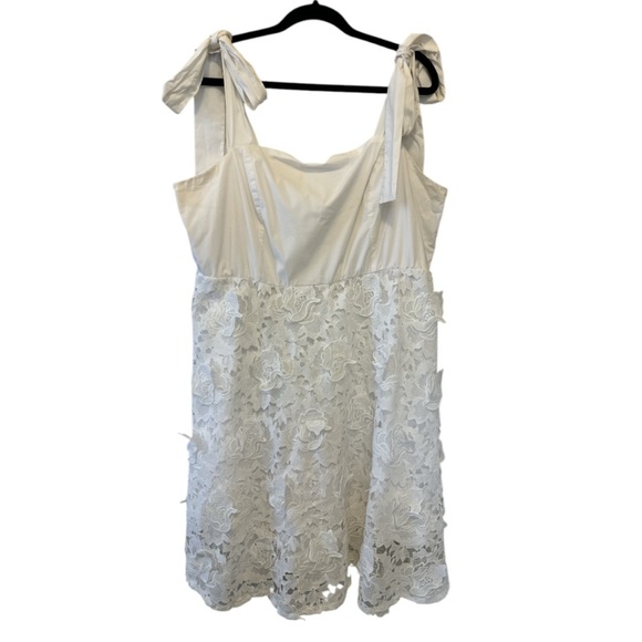 Eloquii Plus Size White Lace Dress - Picture 3 of 9